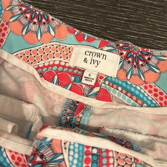 Scalloped Shorts - Picture 4 of 7